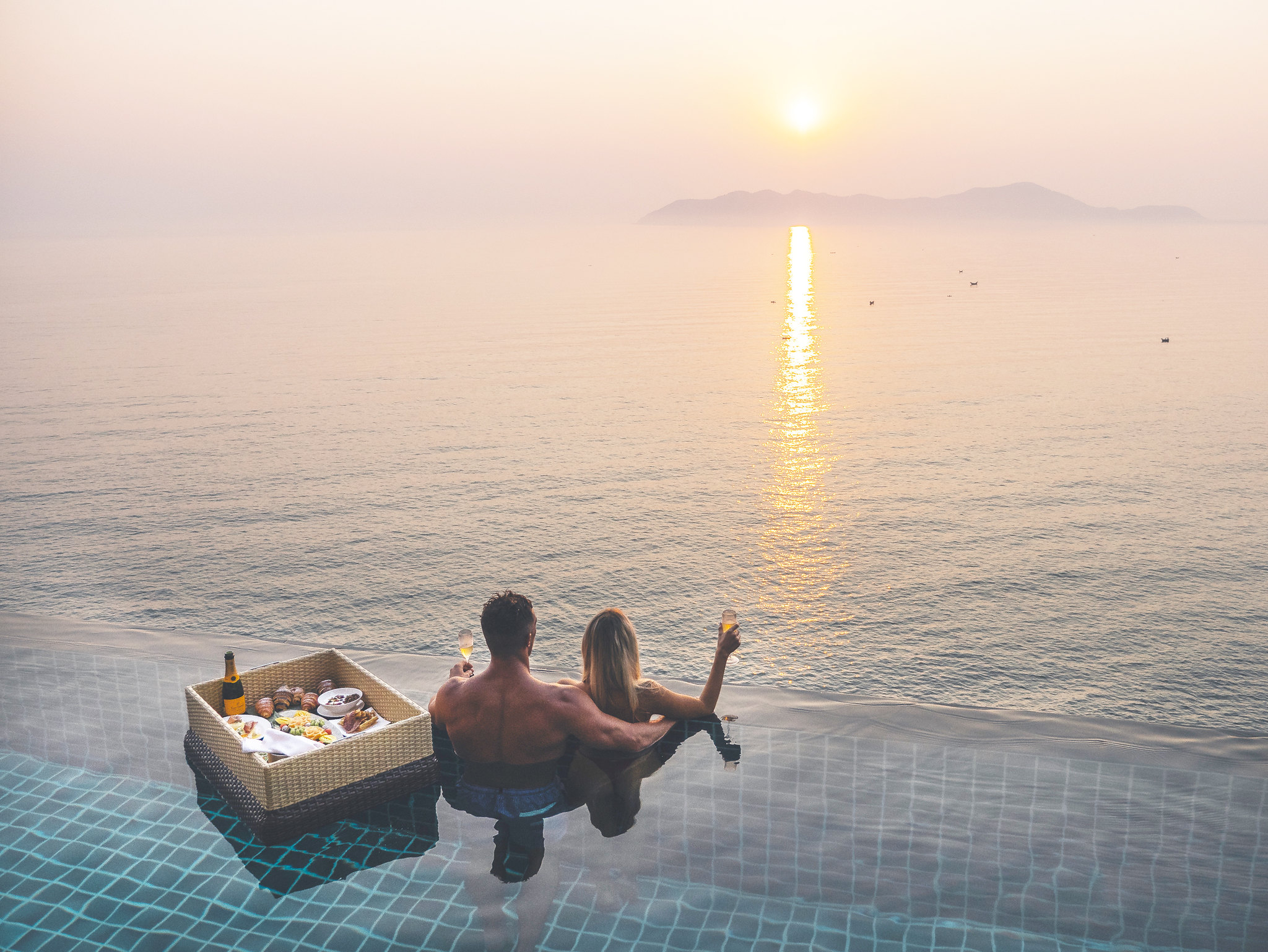 BT-Floating Breakfast-Hillside Seaview Pool Villa